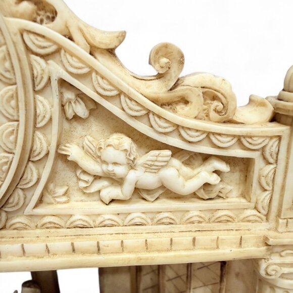 Vintage 3D Last Supper Clock that Works - Picture 5 of 14